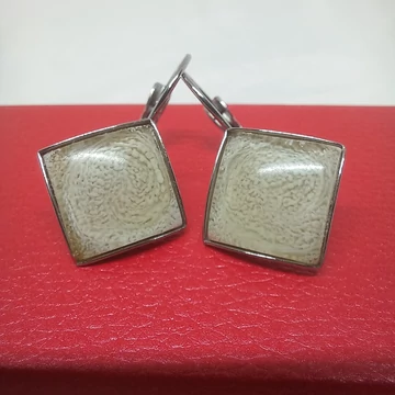 Francia kapcsos fülbevaló - Homok