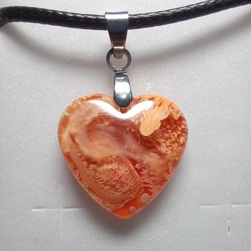 Gyanta nyaklánc – szív medál, kicsi (18x18 mm) 22.