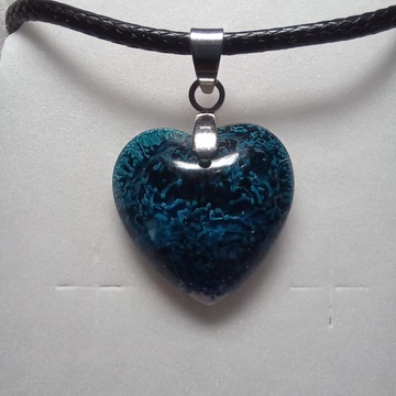 Gyanta nyaklánc – szív medál, kicsi (18x18 mm) 23.