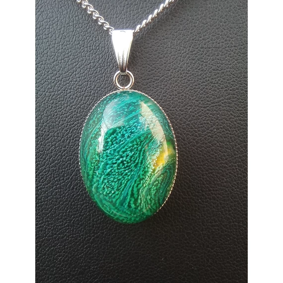 Gyanta ovális medál (18x25 mm) nemesacél nyakláncon 25. – elegáns női ékszer