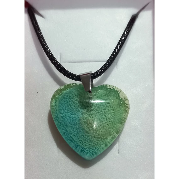 Gyanta nyaklánc – szív medál, közepes (23x23 mm) 21.